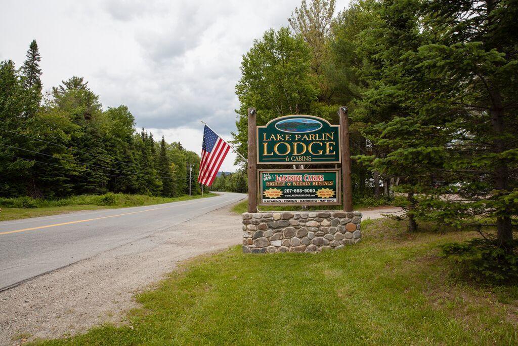 Lake Parlin Lodge & Cabins West Forks Экстерьер фото