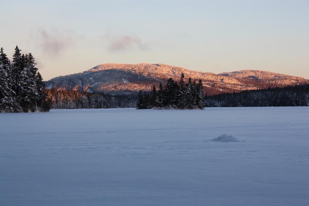 Lake Parlin Lodge & Cabins West Forks Экстерьер фото