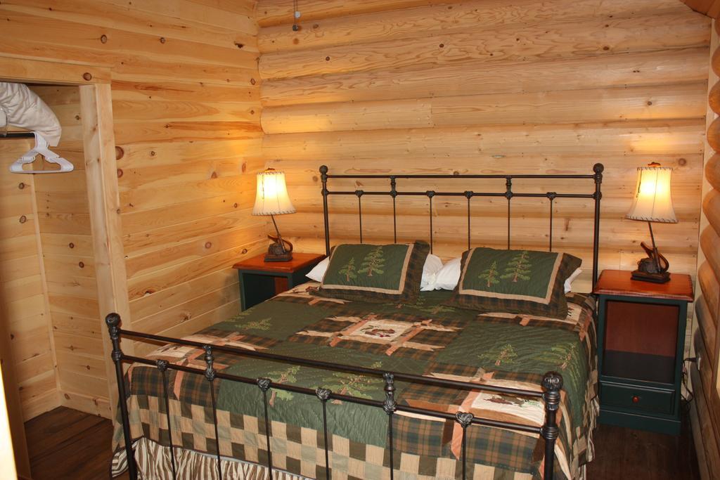 Lake Parlin Lodge & Cabins West Forks Номер фото