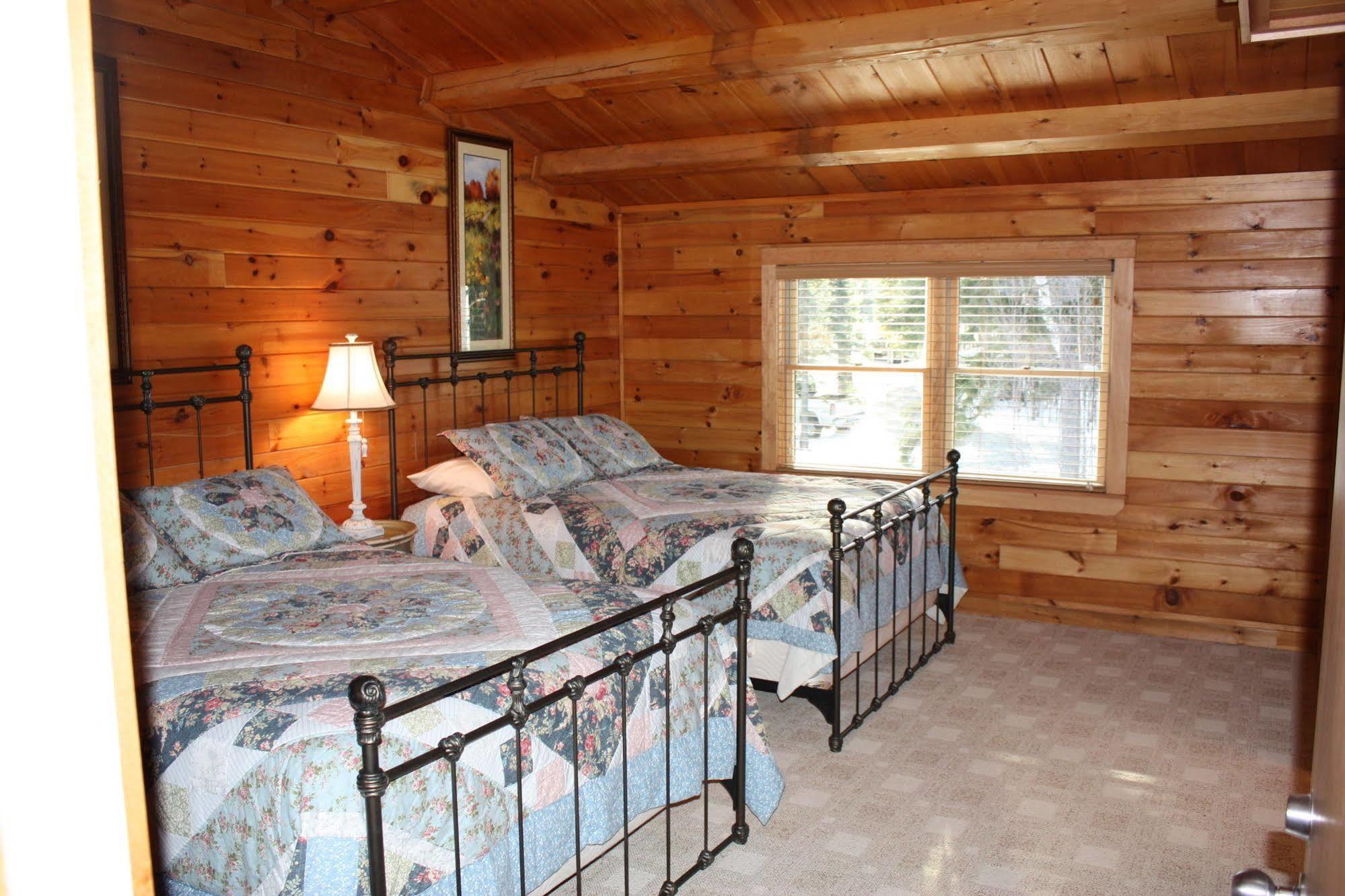 Lake Parlin Lodge & Cabins West Forks Экстерьер фото