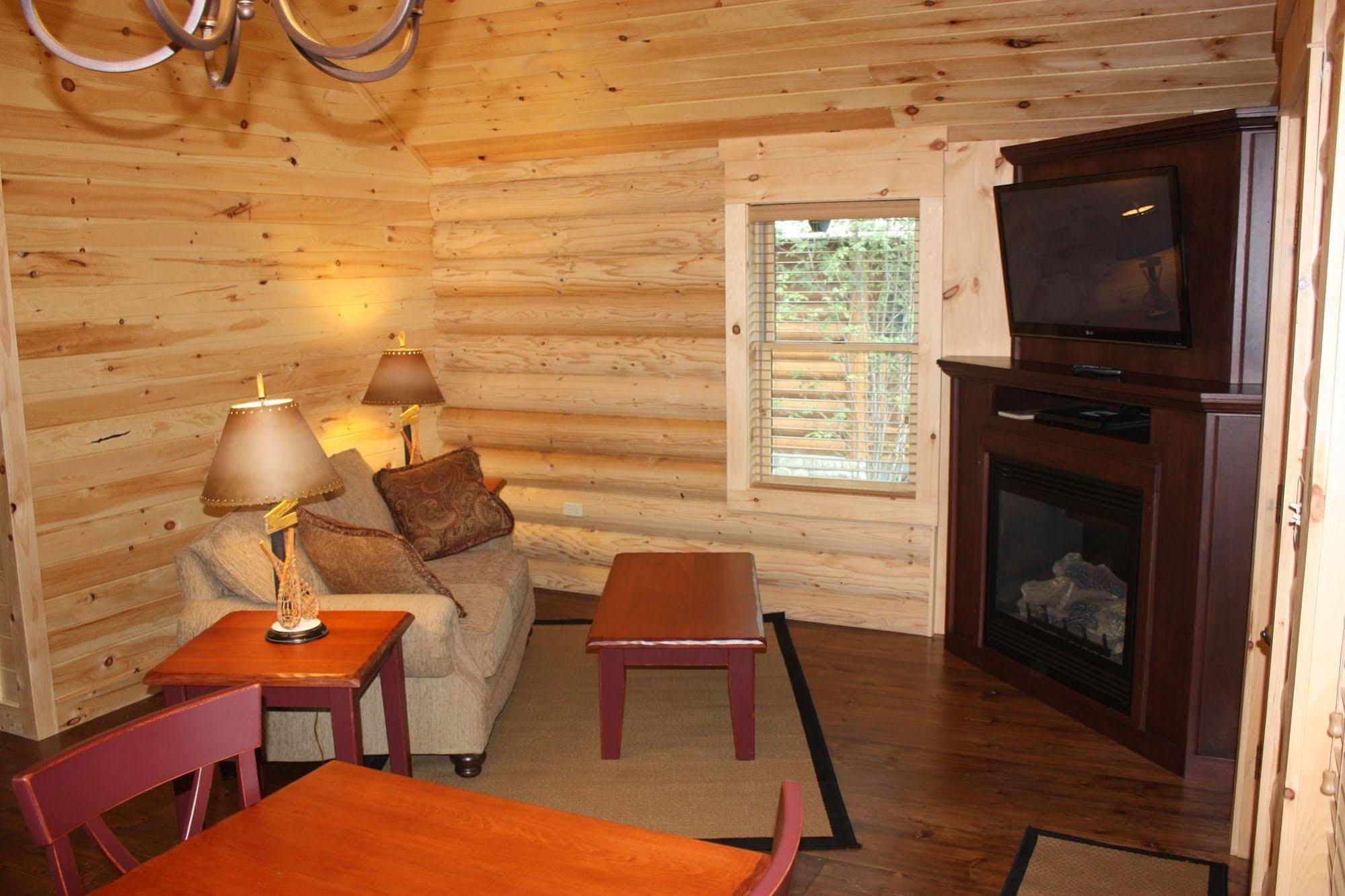 Lake Parlin Lodge & Cabins West Forks Экстерьер фото