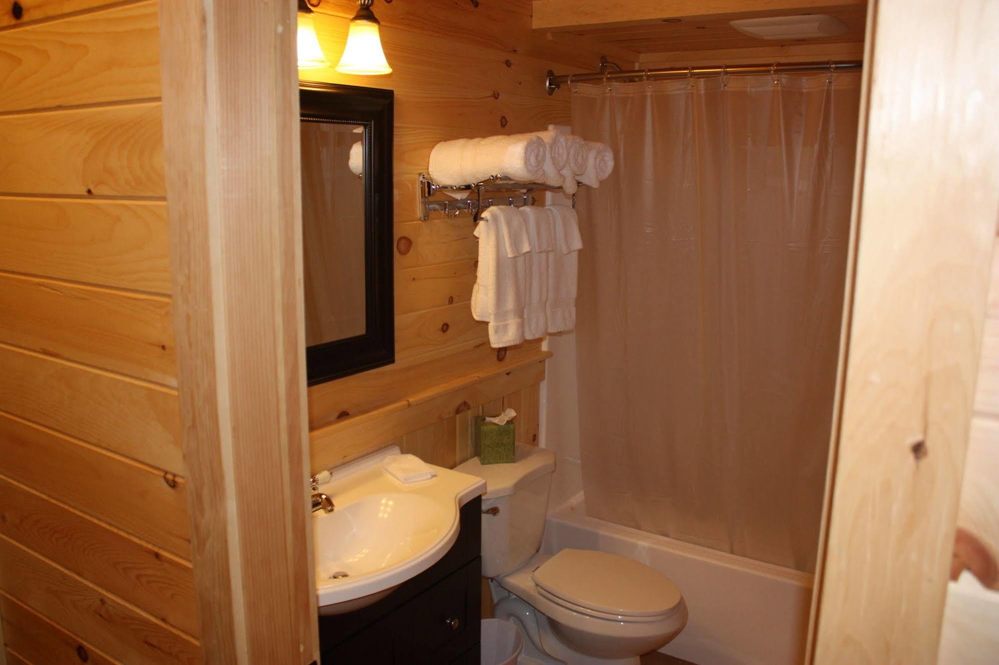 Lake Parlin Lodge & Cabins West Forks Экстерьер фото