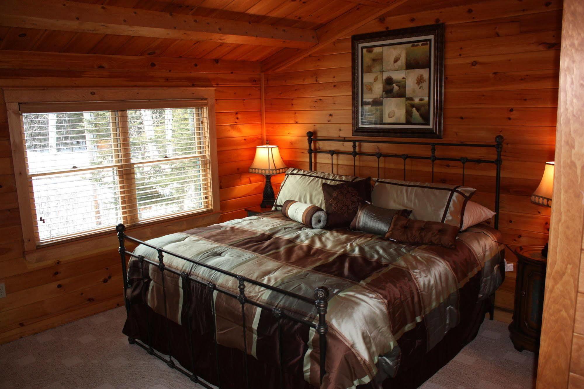 Lake Parlin Lodge & Cabins West Forks Экстерьер фото