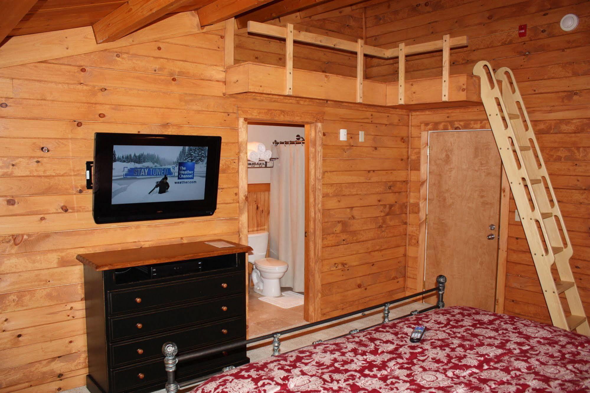 Lake Parlin Lodge & Cabins West Forks Экстерьер фото