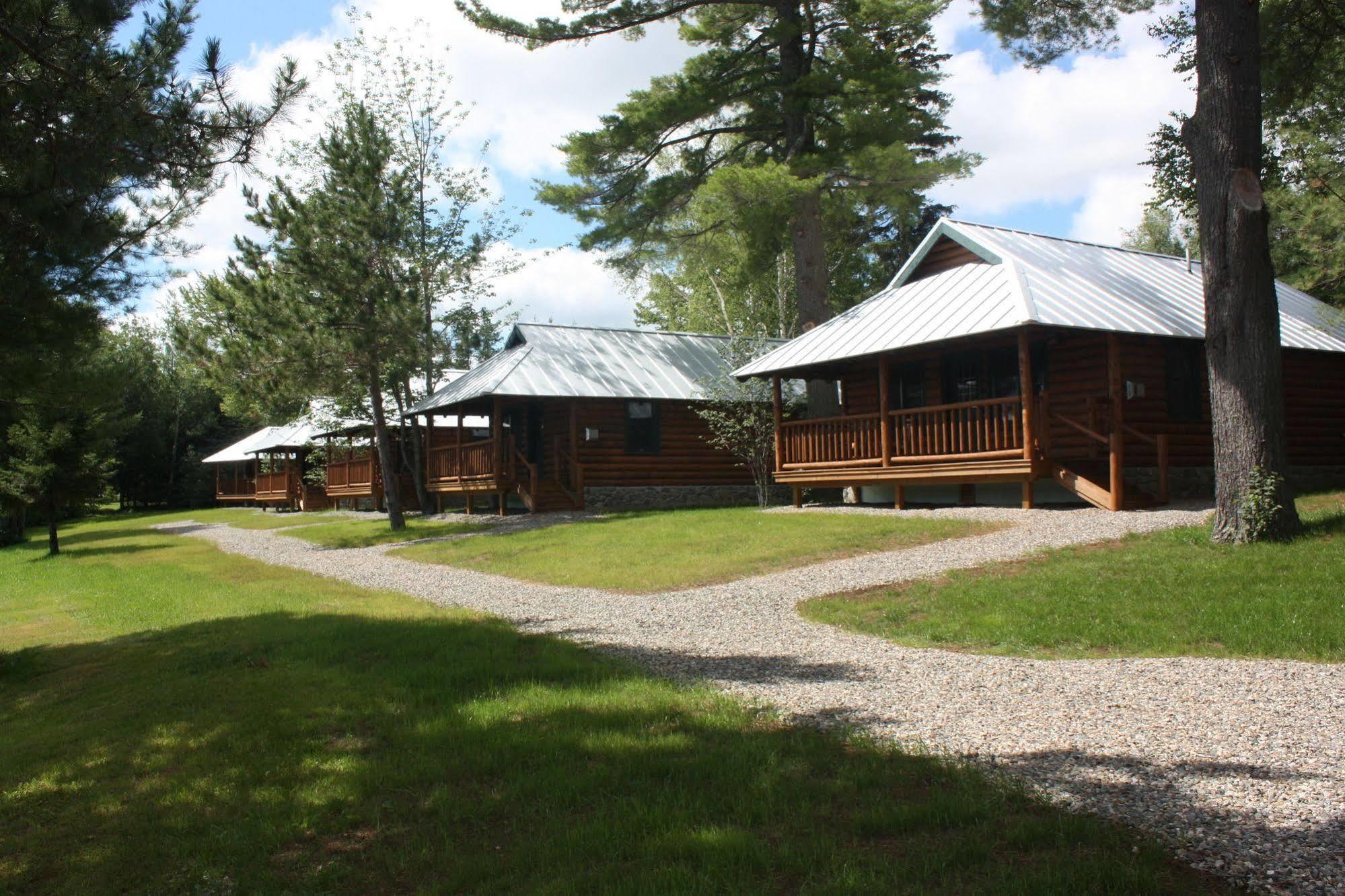 Lake Parlin Lodge & Cabins West Forks Экстерьер фото